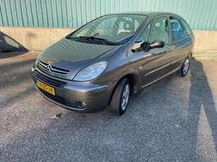 Citroën Xsara Picasso 1.6i-16V Image! Airco! Parkeersensor! Trekhaak!