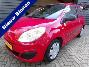 Renault Twingo 1.2 Acces Nieuwe apk bij aflevering Radio CD