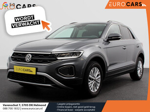 Volkswagen T-Roc 1.5 TSI 150pk DSG Life Navigatie Apple Carplay/Android Auto Adaptive Cruise Control Trekhaak Parkeersensoren Stoelverwarming Ledverlichting Getinte ramen Climate Control