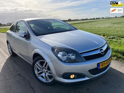 Opel Astra GTC 1.8 Executive / 140.000 nap 2009