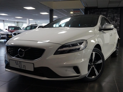 VOLVO V40 1.5 T3 / r-design / panoramadak / automaat / harman kardon