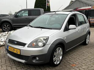 Ford Fiesta 1.4-16V Crossroad 2008 Grijs 5-Deurs Trekhaak