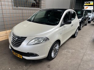 Lancia Ypsilon 0.9 TwinAir Platinum clima automaat cruise