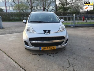 Peugeot 107 1.0-12V Millesim 200