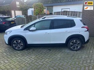 Peugeot 2008 1.2 PureTech 110pk Allure * navi - panoramadak - pdc voor/achter*