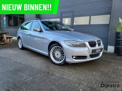 BMW 3-serie Touring 325i ( 6 cil.) Executive Airco/ Cruise Control/ Navigatie!!