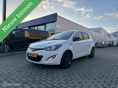 Hyundai i20 1.2HP i-Drive Airco Led Cruise