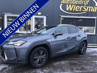 Lexus UX 250h First Edition Trekhaak hybride Stoel