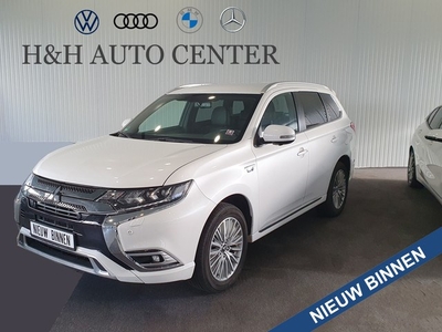 Mitsubishi Outlander 2.4 PHEV Instyle lichte schade