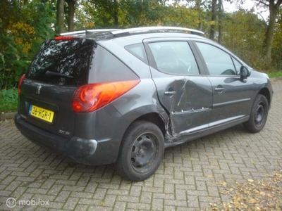 Peugeot 207 SW 1.4 X-line Zijschade en Distributie defect