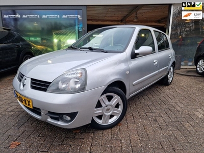 Renault Clio 1.2-16V Campus Lyric 2E EIGENAAR12MND