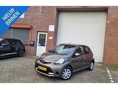 Toyota Aygo 1.0 VVT-i Aspiration Dealer ond. 2e eigneaar