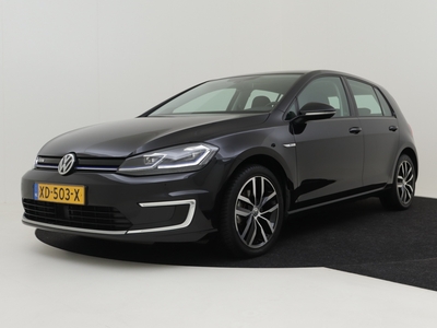 VOLKSWAGEN GOLF e-Golf 100kW 136pk | €2000,- Subsidie | Parkeersensoren v+a | Navigatie | Adaptive Cruise Control | Climate Control | Apple Carplay/Android Auto | Warmtepomp | LED dagrijverlichting | 17