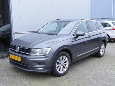 Volkswagen Tiguan 2.0 TDI Business Met ECC / NAVIG / ADAP