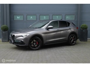 Alfa Romeo Stelvio 2.0 T AWDSquadraQ4PanoCarplay