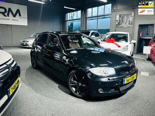 BMW 1-serie 120i - AUTOMAAT - PANO - XENON - PDC - LEER -