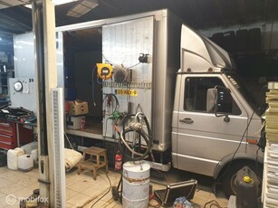 Iveco Daily Bakwagen met laadklep en zijdeur