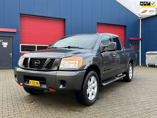 Nissan TITAN 5,6 LE