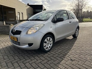 Toyota Yaris 1.3 VVTi Terra Slechts 98071 km [ airco,audio ]