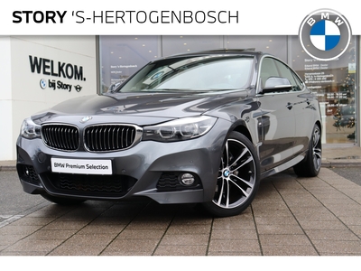 BMW 3-SERIE Gran Turismo 320i High Executive M Sport Automaat / Panoramadak / Achteruitrijcamera / Sportstoelen / LED / Comfort Access Navigatie Professional / M Sportonderstel