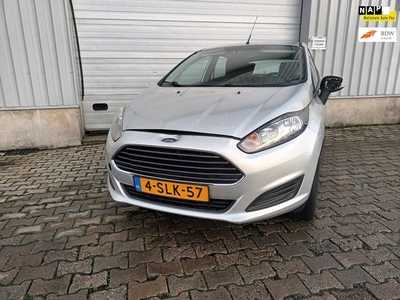 Ford Fiesta 1.0 Style - Brand Schade - Start Niet