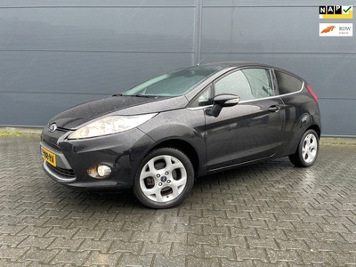 Ford Fiesta 1.4 Ghia bouwjaar 2010 met slechts 53300 km!!!!