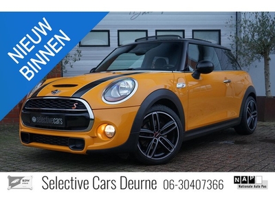 Mini 2.0 Cooper S Panorama, JCW spoiler, 17''LM, Garantie.