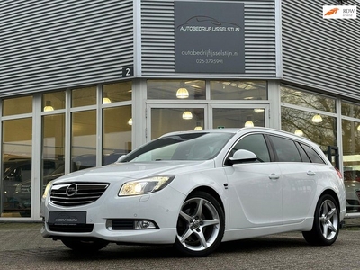 Opel Insignia Sports Tourer 2.0 T 220 PK / OPC Line /