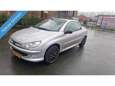 Peugeot 206 CC 1.6-16V ZO INGERUILD DUS ZO WEG PRIJSJE