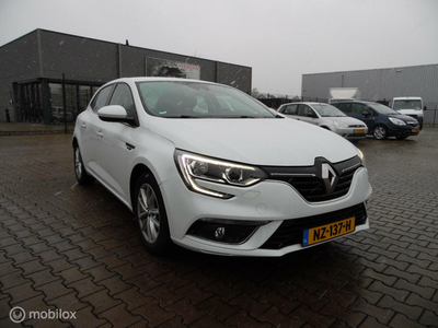 Renault Megane 1.2 TCe GT Line Led Navi ..93602 Km