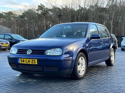 Volkswagen Golf 1.6-16V