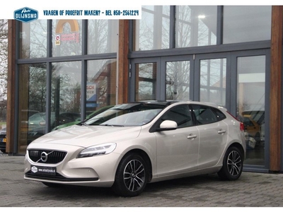 Volvo V40 T2 Black EditionPanoTrekhaakCameraACC