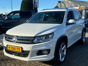 Volkswagen Tiguan 1.4 TSI R-Line 2014 Wit Xenon LED Alcantara