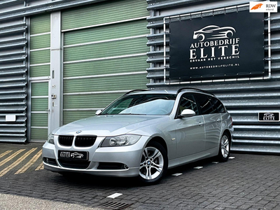 BMW 3-serie Touring 318i CarPlay/Camera NW APK Een plaatje!