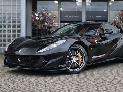 Ferrari 812 Superfast 6.5 V12 HELE | Nero Daytona, Carbon interieur, Passenger display, Lift, Camera, Elektrisch verst. Daytona stoelen, Stoelverwarming