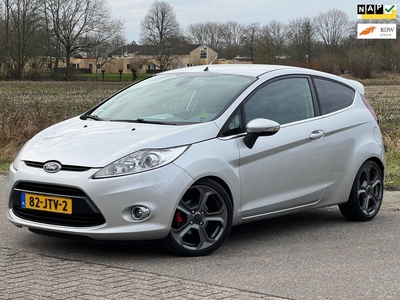 Ford Fiesta 1.25 Titanium CLIMA/ ST PAKKET/ZEER DIK/PDC/NETJES!