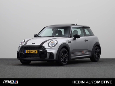 MINI MINI 3-deurs 1.5 Cooper | Achteruitrijcamera | Comfort Access | Elektrisch verwarmde voorstoelen | Glazen panoramadak |