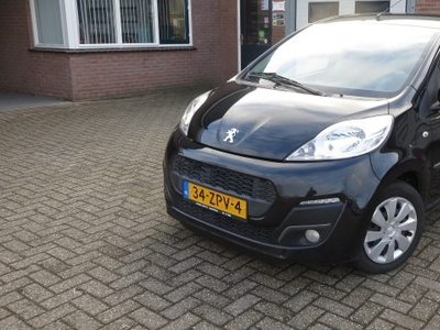 Peugeot 107 1.0 Black ED 5 deuren Airco Aux Electrisch pakket iso