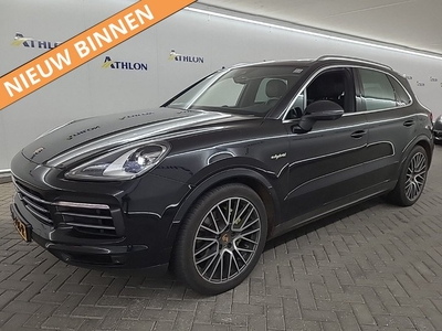 Porsche Cayenne 3.0 E-Hybrid Sport Chrono WEEKAANBIEDING [BOSE, SCHUIFDAK, APPLE CARPLAY, ADAPTIVE CRUISE, LUCHTVERING, SOFT CLOSE, LED, NIEUWSTAAT]