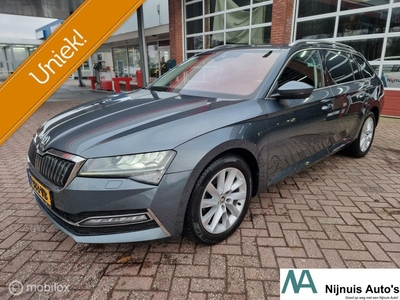 Skoda Superb Combi 1.4 TSI iV Business Edition Digi-Cockpit | Trekhaak | ACC | Lane-Assist | Side-Assist | Achteruitrij Camera | Stoelverwarming voor+achter | Rijmodus Instelbaar | Elektr Klep | Elektr Stoelen