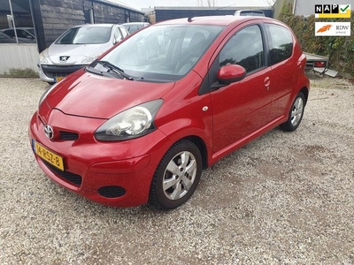 Toyota Aygo 1.0-12V Aspiration Red 5drs