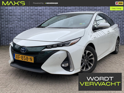 Toyota Prius 1.8 Plug-in Executive | Stoelverwarming | Achteruitrijcamera | Adaptive Cruise Control | Parkeersensoren | HeadUp Display | LaneAssist