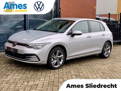 Volkswagen Golf 1.0 eTSI 110pk DSG Life 17'' velgen