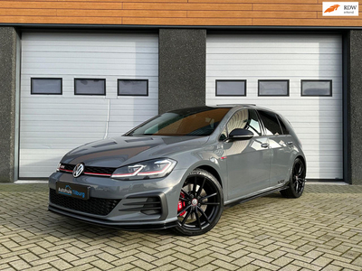 Volkswagen GOLF 2.0 TSI GTI TCR Pano Leder Akrapovic Keyless