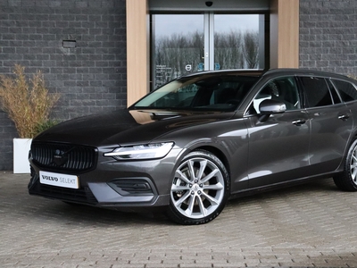 VOLVO V60 Volvo V60 B4 Core | Adaptieve Cruise Control | Stoelverwarming voor+achter | Stuurwielverwarming | 19 Inch | Pilot Assist | BLIS Dode Hoek Detectie | Parkeercamera | Keyless Drive | Google Infotainment | Elektrisch bedienbare achterklep | Parkeersensoren