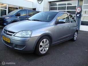 Opel Corsa 1.2-16V Silverline NL auto met Airco en origineel 70762 KM met N.A.P .