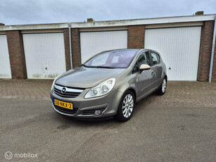 Opel Corsa 1.4-16V Cosmo 5- Deurs / Airco / Cruise control