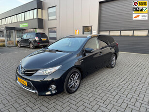 Toyota Auris Touring Sports 1.8 Hybrid Lease