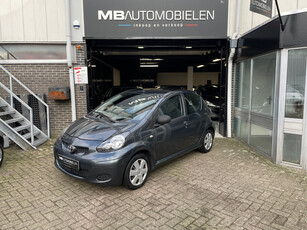 Toyota Aygo 1.0-12V Now/5 Deurs/1 jaar Apk/2e Eigenaar/NAP/Airco!!