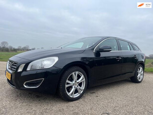 Volvo V60 1.6 T4 Summum 178638 km AUTOMAAT bj 2011niewu d.riem en onderblok zie fac